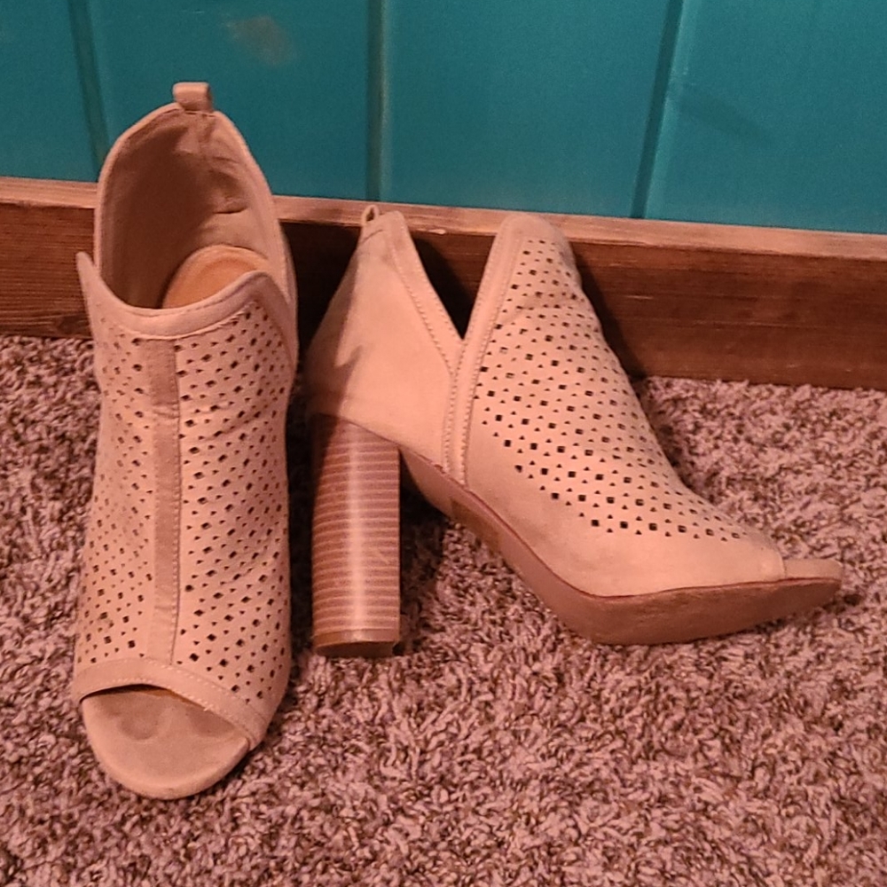 Cutout heels